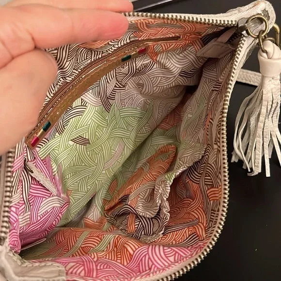 NEW The Sak Leather crossbody bag, cream pebbled leather, 7”x10” - Picture 11 of 14